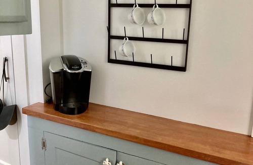 Cape Neddick House | 4 BR Renovated Home, Sleeps 10 - Walk to Perkins Cove, Ogunquit, Cape Neddick