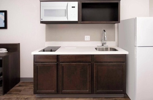 Newnan Hotel | 4 Cozy Studios w/Kitchen & Onsite Laundry