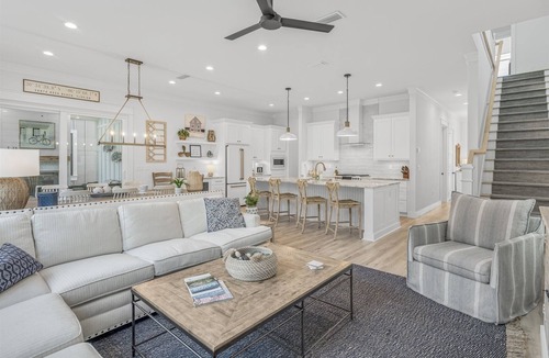 Lakeside at Blue Mountain Beach House | 4 KING En-suites + Media/bunk room, 4 Bikes and beach chairs, Golf Cart Option `Seaglass`