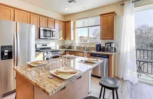 Northeast Reno House | 4 Mi to Dtwn: Family-Friendly Townhome in Reno