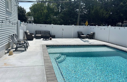 Villas House | 4BR house in Lower Township with Inground swimming pool, large patio, WiFi, AC.