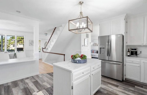 Bonnet Shores House | 5-bed Waterfront Beach house with DIRECT access to Private Kelly Beach in Bonnet
