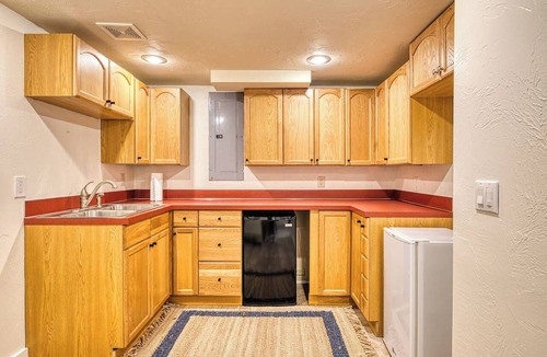Amazon House | 5 Bedroom, 3 Bath House! With Brand New Hot Tub!