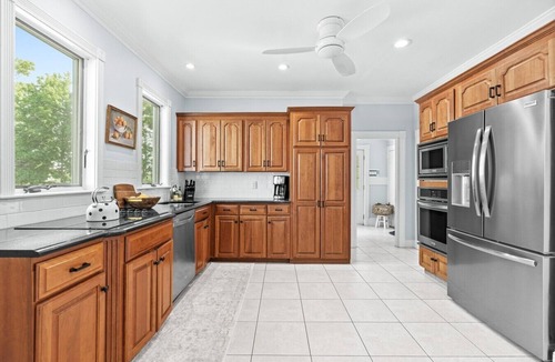 Medford House | 5 Bedroom Historic Home minutes to Boston with Yard
