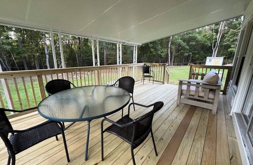 Aquia Harbour House | 5 BR King Beds Game Room Yard Family Home Explore DC Quantico Stafford