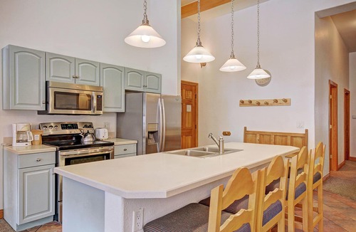 Mountain House Hotel | 5983 Hidden River Lodge 3 Bedroom Condo by RedAwning