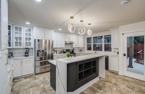 Alden Bridge House | 5BD/3BA Stylish Home w Game Room, Backyard, Pool