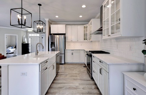 Williamsburg House | 5BR Near Colonial Williamsburg & Busch Gardens, Gated,Pet-Friendly With Pool