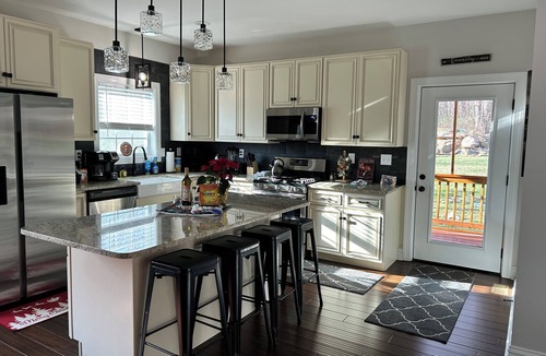 Nellysford House | 6-bedroom house in Nellysford with WiFi AC Skiing Tubing and Golf