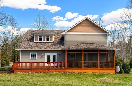Nellysford House | 6-bedroom house in Nellysford with WiFi AC Skiing Tubing and Golf