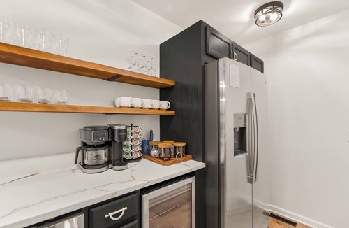 Massanutten House | 6BR Designer Home in Massanutten with Hot Tub, Sauna