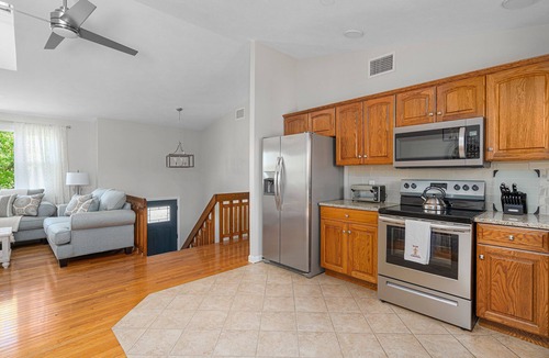 Narragansett House | 7 Bedrooms, A/C, 3 Beaches within 2 Miles, Sleeps 14