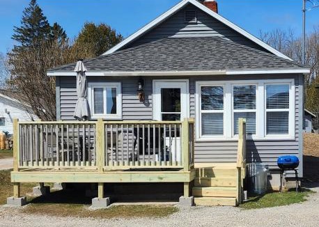 Gladstone House | #7 Kipling Cottages Last Resort on Lake Michigan