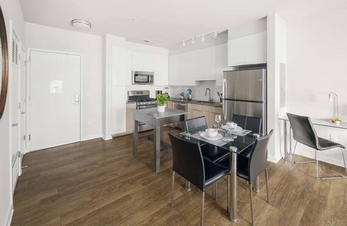 Reston Apartment | 7 min from Dulles Airport | Onsite Retail+ Fast Internet | Near DC