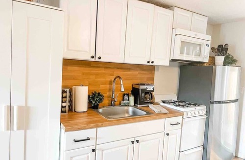 Kirkland House | 7406A - Loft 1 Bed · Convenient & Cozy Kirkland Apartment