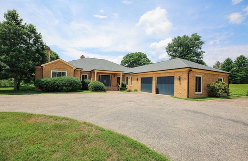 Castleton House | 8-Person House with Private Hot Tub on Spectacular Rural Estate
