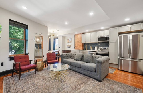 Shaw Apartment | 8BR DC Mansion · Sleeps 28 · Reunions & Retreats