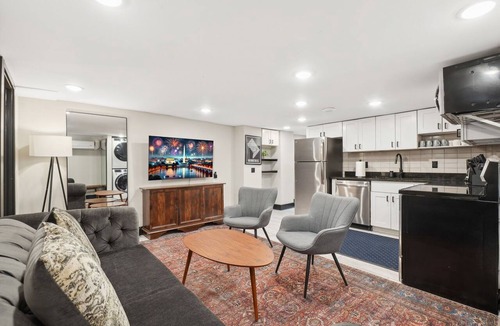 Shaw Apartment | 8BR DC Mansion · Sleeps 28 · Reunions & Retreats