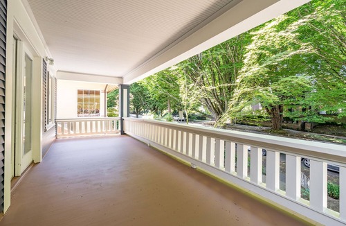 Stevens House | 9-Bed Capitol Hill Oasis w/King beds & Pool Table
