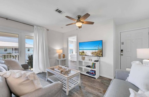 Seagrove Beach Condo | 96 m² Condo ∙ 3 bedrooms ∙ 6 guests