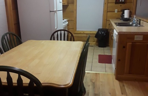 Murphy Cabin | A Beautiful Cabin on a Nice Wide Creek! FREE WiFi/ROKU TV