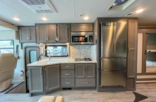 Clark County House | A high end motorhome away from home to stay in style