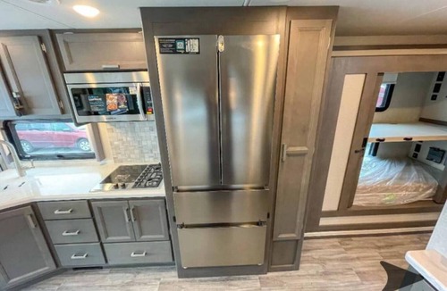 Clark County House | A high end motorhome away from home to stay in style