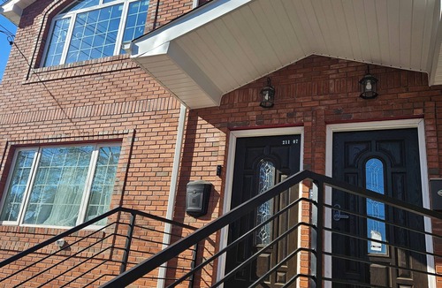 Queens House | A lovely cozy 1 spacious 1 bedroom