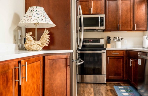 Fontana Condo | Abbey Springs Townhome - Golf Cart, Pools & Beach!