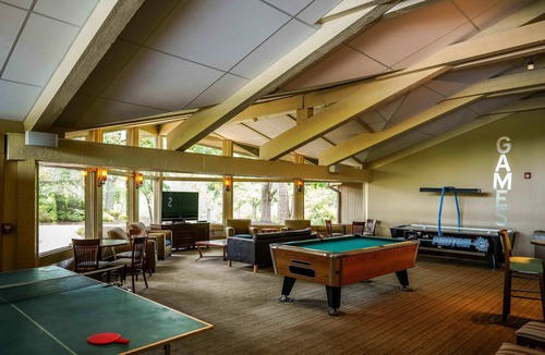 Fontana House | Abbey Springs Game Home with Golf Cart