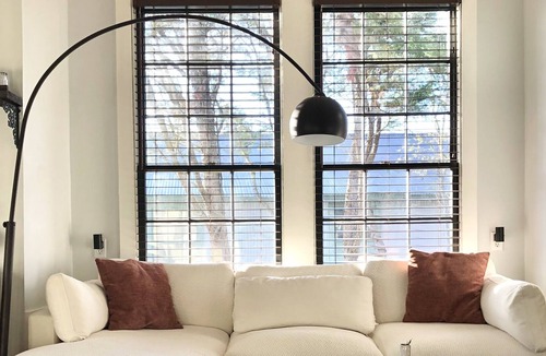 Mathews Cottage | Adorable Main Street Cottage, Modern Couples Retreat