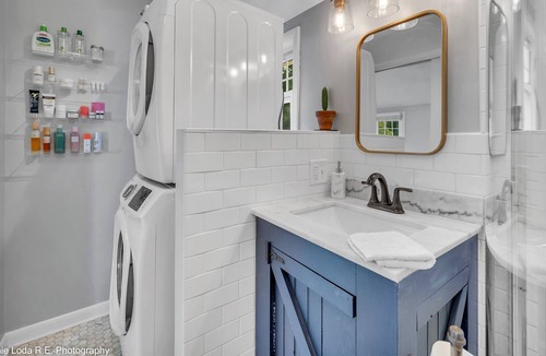 The Centre Apartment | Adorable Updated & Private Apartment - 2 minutes from Tweed
