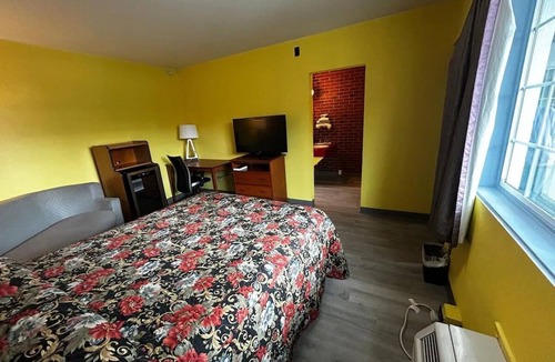 Longview Hotel | Affordable Room for Business Travelers – Ideal Central Location Access