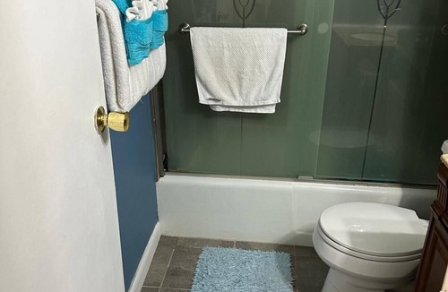 Fort Washington House | Affordable Room 1, Near National Harbor