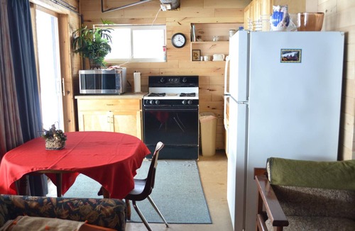 Bergland Cabin | AJ's Lodge and Oven