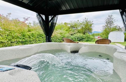 Luray House | All Seasons Cottage - Game Room - Firepit By Zen Living Short Term Rental