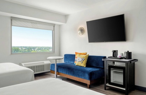 Rolling Meadows Hotel | Aloft by Marriott Chicago Schaumburg