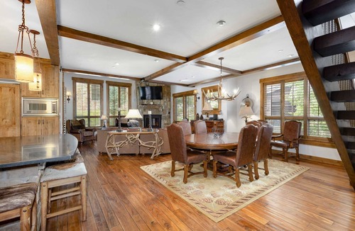 Copper Mountain House | Amazing 4BR Executive Home with hot tub, Ski In/Walk Out LR884