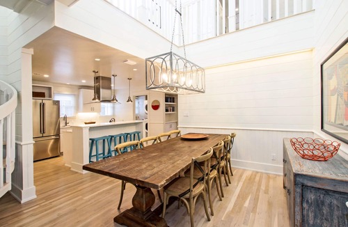 Seaside House | Amazing Seaside home! 2 King Primaries, Steps to Beach, Town + 2 Adult Bikes