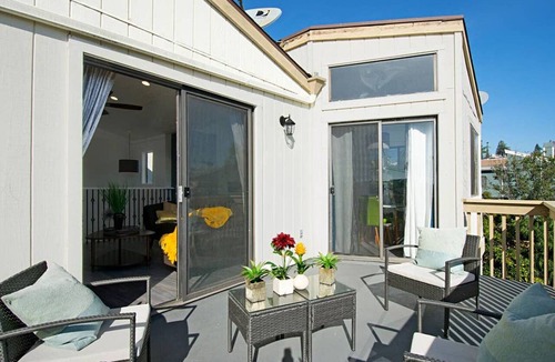 Lantern District Apartment | Amber Back · Stunning Beach Townhouse, newly remodeled
