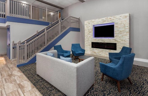 Appleton Hotel | AmericInn by Wyndham Appleton North Little Chute