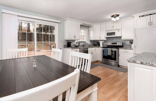 Atlantis House | Annapolis Home | Fenced Yard | Pool Table | 10 Guests