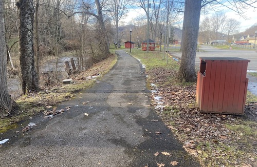 Black Fork Apartment | Apartment is right beside bike trail and The Shavers Fork River and coffee shop!