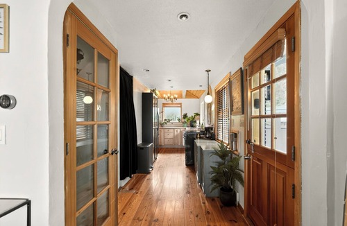 North Admiral House | Atop Alki Bungalow with peaceful retreat