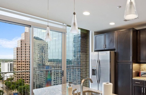 Waller Creek District Apartment | Austin | Fashionable 1BD/1BA Apartment