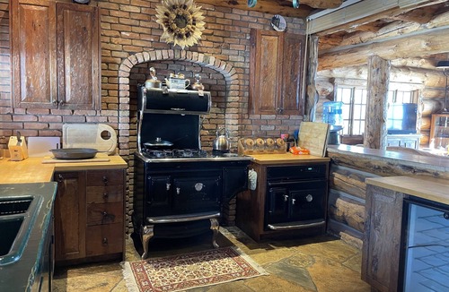 Eagle Cabin | Authentic Log Cabin