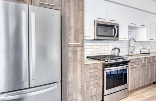 Fremont Apartment | Awesome Fremont Studio w/ Gym & Pool, 5 mins to Tesla, by Blueground
