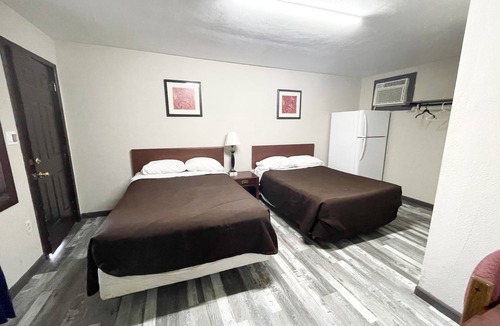 Fort Scott Hotel | Azure Sky Motel