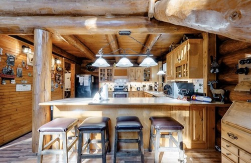 Breckenridge Park Estates Cabin | Baldy Bear Cabin | Cozy Mountain Retreat w/Hot Tub