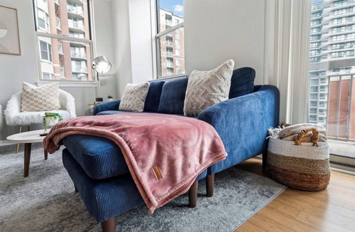 Ballston Condo | Ballston 2 BD/2BA + 2 FREE parking, walk to Metro